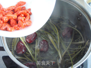 红枣枸杞车前草水的做法步骤:5
