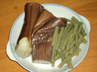 【夏日小凉菜】蒜拌素茄子豇豆的做法步骤:4