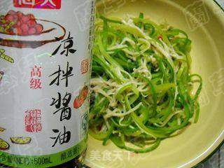 凉拌蒜苗金针菇的做法步骤:8