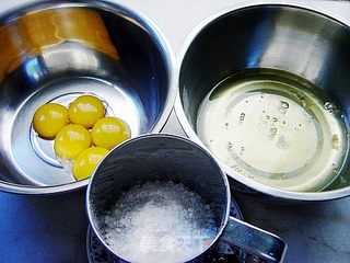 戚风蛋糕(原味)的做法步骤:2