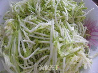 西葫芦鸡蛋饺子的做法步骤:3