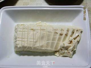 皮蛋香椿拌豆腐的做法步骤：1