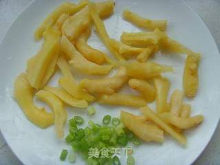 【川菜】：酱香子姜的做法步骤：1