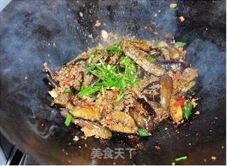 【川菜系列】之一夏天清爽解馋的少油版肉沫茄子的做法步骤：12