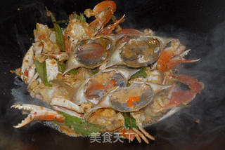 【川菜】青椒炒蟹的做法步骤：12