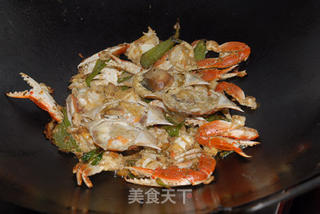 【川菜】青椒炒蟹的做法步骤：13