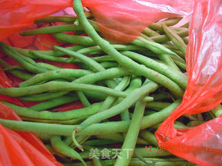 【川菜】干煸四季豆的做法步骤：1