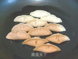 【小媳妇招牌饺子】——生煎酱肉饺的做法步骤:12