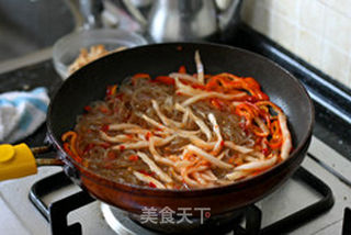 泡菜苕粉肉丝的做法步骤:5