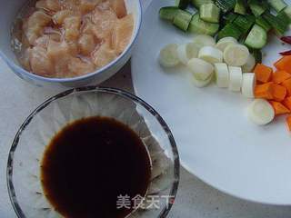 【川菜】:宫保鸡丁的做法步骤:4