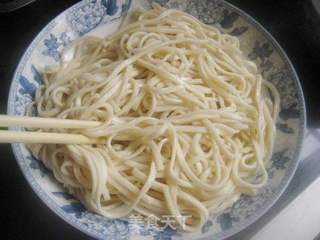 麻辣肉丝拌凉面的做法步骤:3