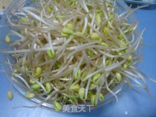 【川菜】黑木耳拌豆芽的做法步骤：1