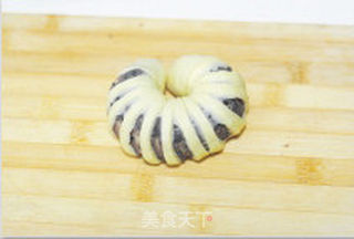 【经典花式豆沙面包】——有馅的面包你忍心抗拒吗?的做法步骤:8