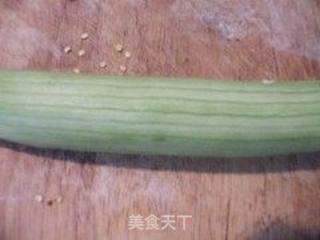 辣炒丝瓜鸡蛋的做法步骤：1