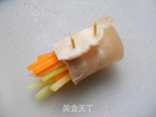 看一块五花肉如何清丽脱俗 —— 爽脆什锦如意卷的做法步骤：5