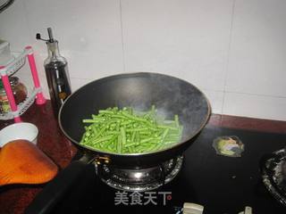 橄榄菜炒豆角的做法步骤：3