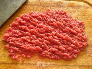 【鲁菜】----汆牛肉丸子的做法步骤：1