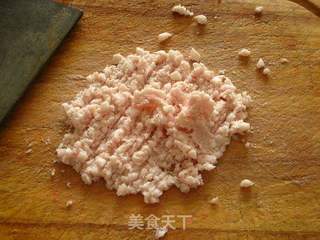 【鲁菜】----汆牛肉丸子的做法步骤：2