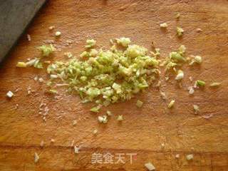 【鲁菜】----汆牛肉丸子的做法步骤：3