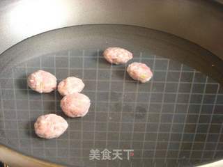 【鲁菜】----汆牛肉丸子的做法步骤：7