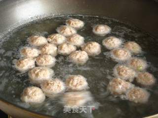 【鲁菜】----汆牛肉丸子的做法步骤：9