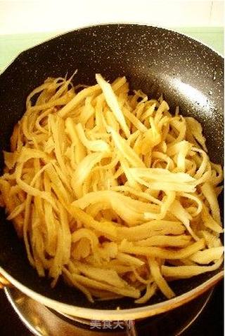 什锦炒饼丝的做法步骤:4
