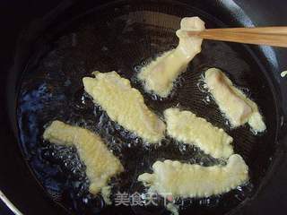 【鲁菜】:糖醋里脊的做法步骤:6