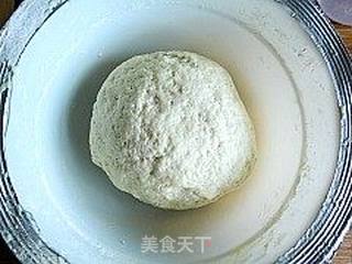 【鲁菜】--家常葱花油饼的做法步骤：3