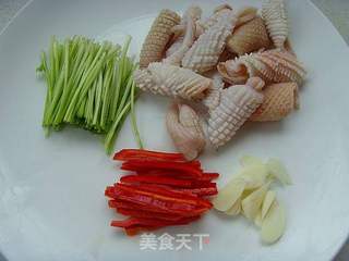 【鲁菜】:芫爆鱿鱼卷的做法步骤:5