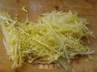 【鲁菜】:白菜心拌海蜇的做法步骤:3