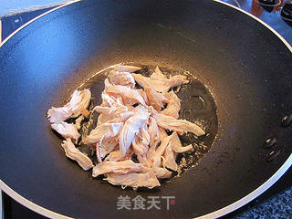 XO酱鸡丝炒菜花的做法步骤：1