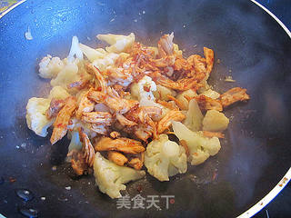 XO酱鸡丝炒菜花的做法步骤：6