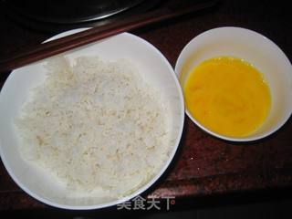 腊肠蛋炒饭的做法步骤:2