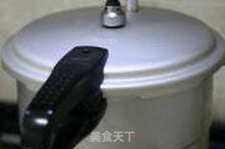 党参红枣乌鸡汤的做法步骤:5