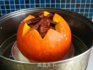 【粤菜】----金瓜腊味煲的做法步骤:9