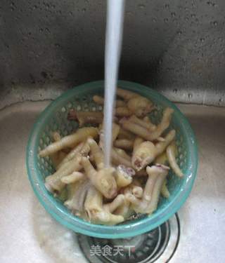 广府老火汤---凤爪海螺瘦肉汤的做法步骤:9