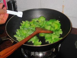 【粤菜】豆豉鲮鱼炒苦瓜的做法步骤:6
