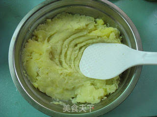 【粤菜】最爱百变小土豆【香炸小薯团】的做法步骤:5