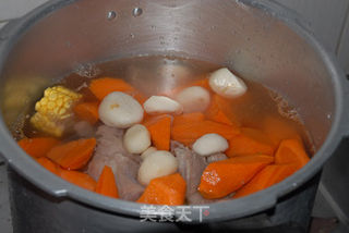 【粤菜】胡萝卜玉米马蹄汤的做法步骤:7