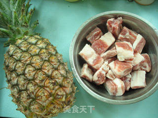 【粤菜】出镜最高的入菜水果【凤梨排骨船】的做法步骤：1