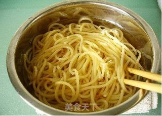 葱油香味意面的做法步骤:3