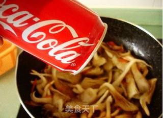 可乐鲜蘑盖饭的做法步骤:6