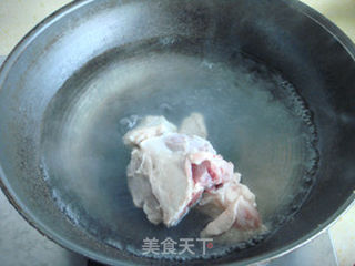 祛火排毒---桑叶胡萝卜玉米猪骨汤的做法步骤:3