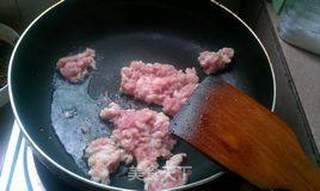 茄酱肉末意粉的做法步骤:2