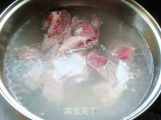 【粤菜】--萝卜牛腩煲的做法步骤：3