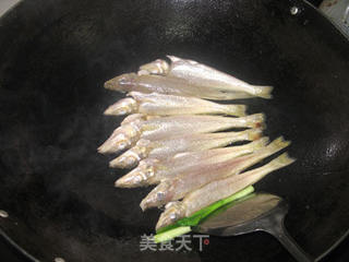 【粤菜】香煎沙钻鱼的做法步骤:2