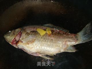 鲫鱼煮山药的做法步骤：3