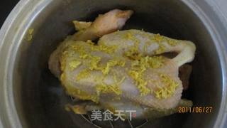 【粤菜】电饭锅版手撕盐焗鸡的做法步骤：8