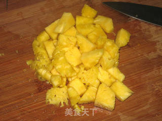 【粤菜】菠萝鸡炒饭的做法步骤:2