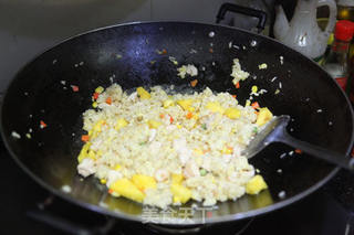 【粤菜】菠萝鸡炒饭的做法步骤:10